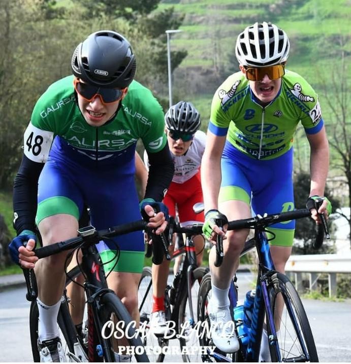 Aimar en un momento de la carrera enruta Aimar en un momento de la carrera enruta