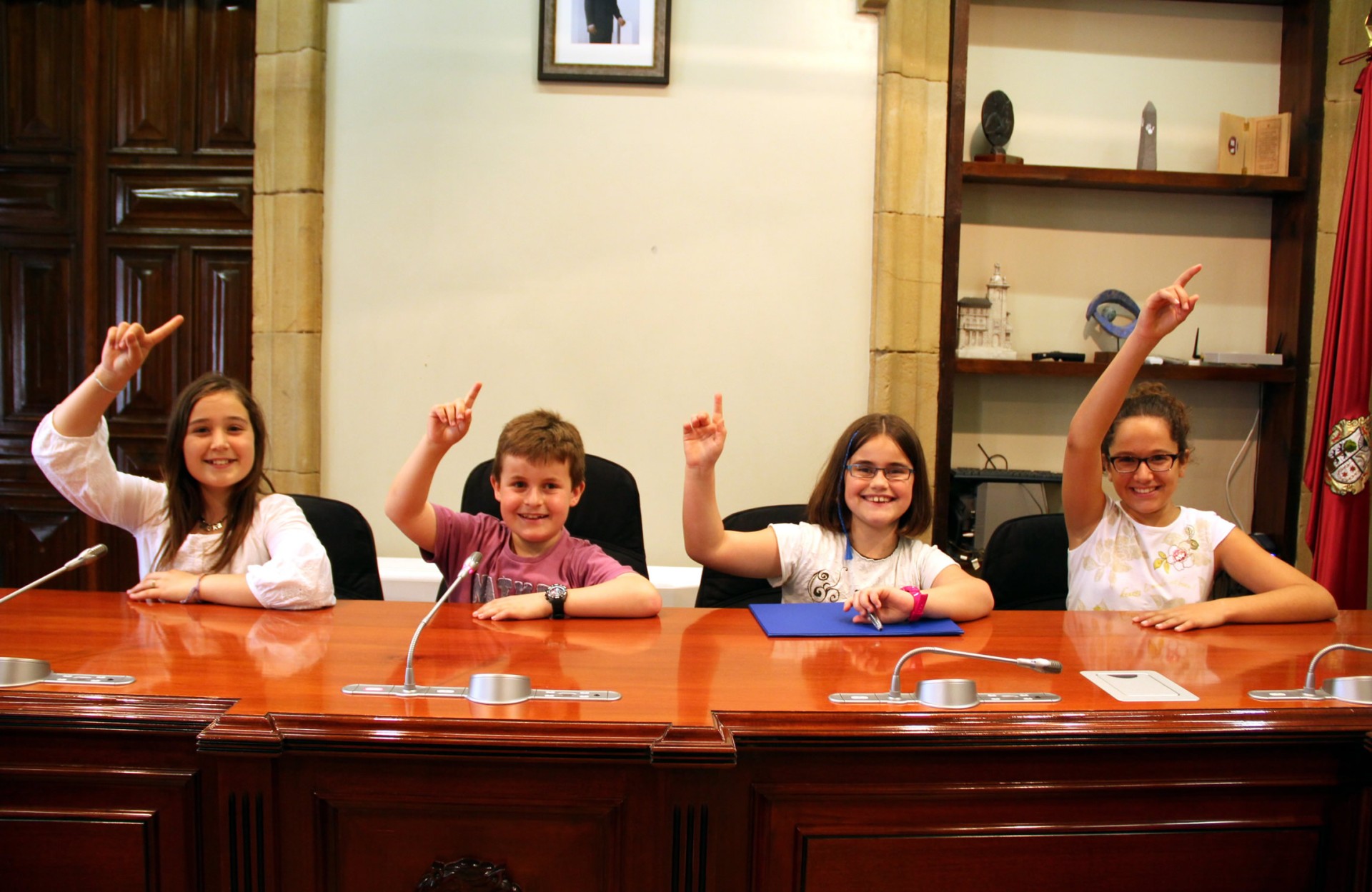 El grupo en el salón de plenos El grupo en el salón de plenos