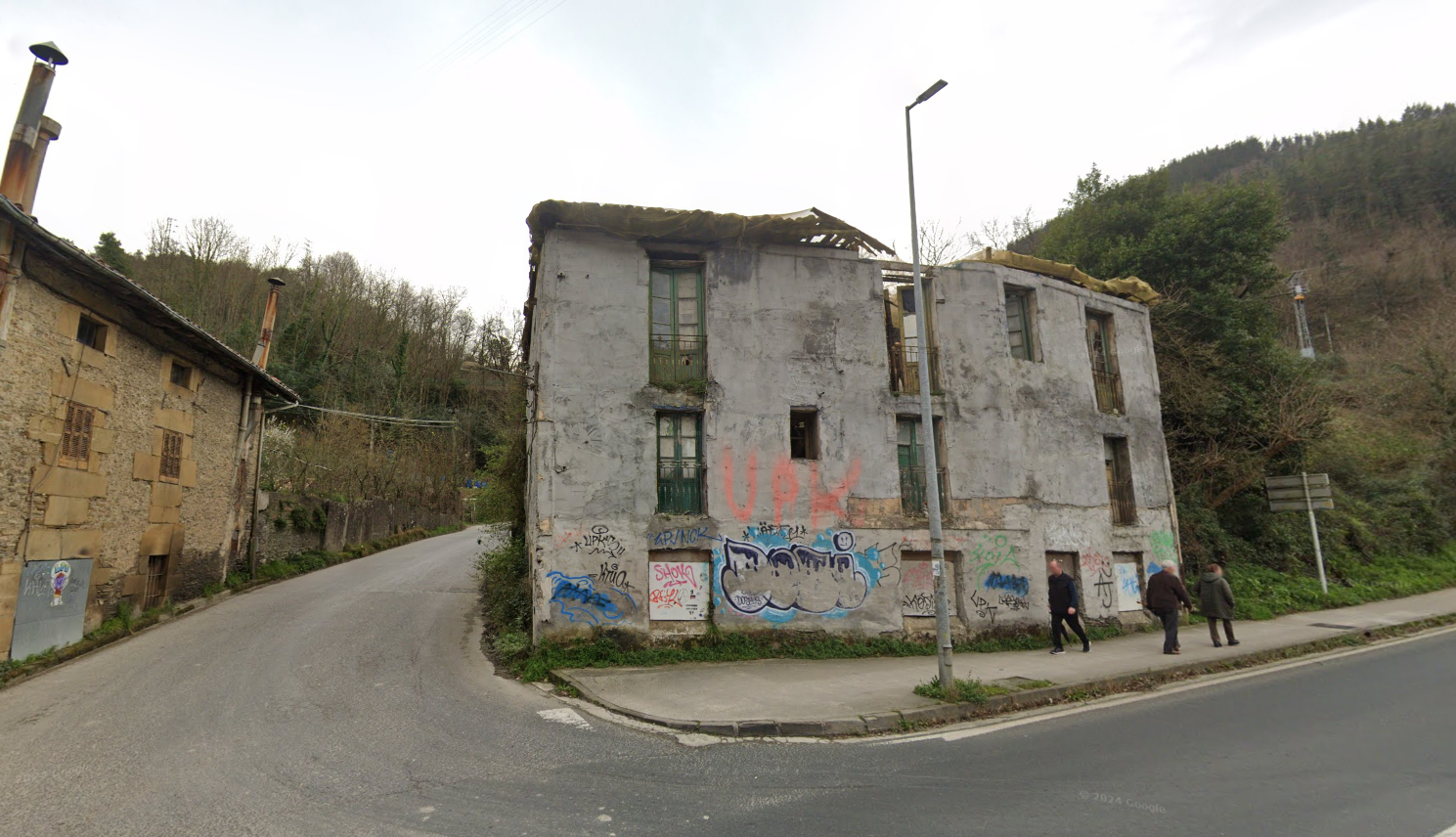 Eibarko Ibur-Erreka poligonora sarrera | Acceso al polígono Ibur-Erreka de Eibar