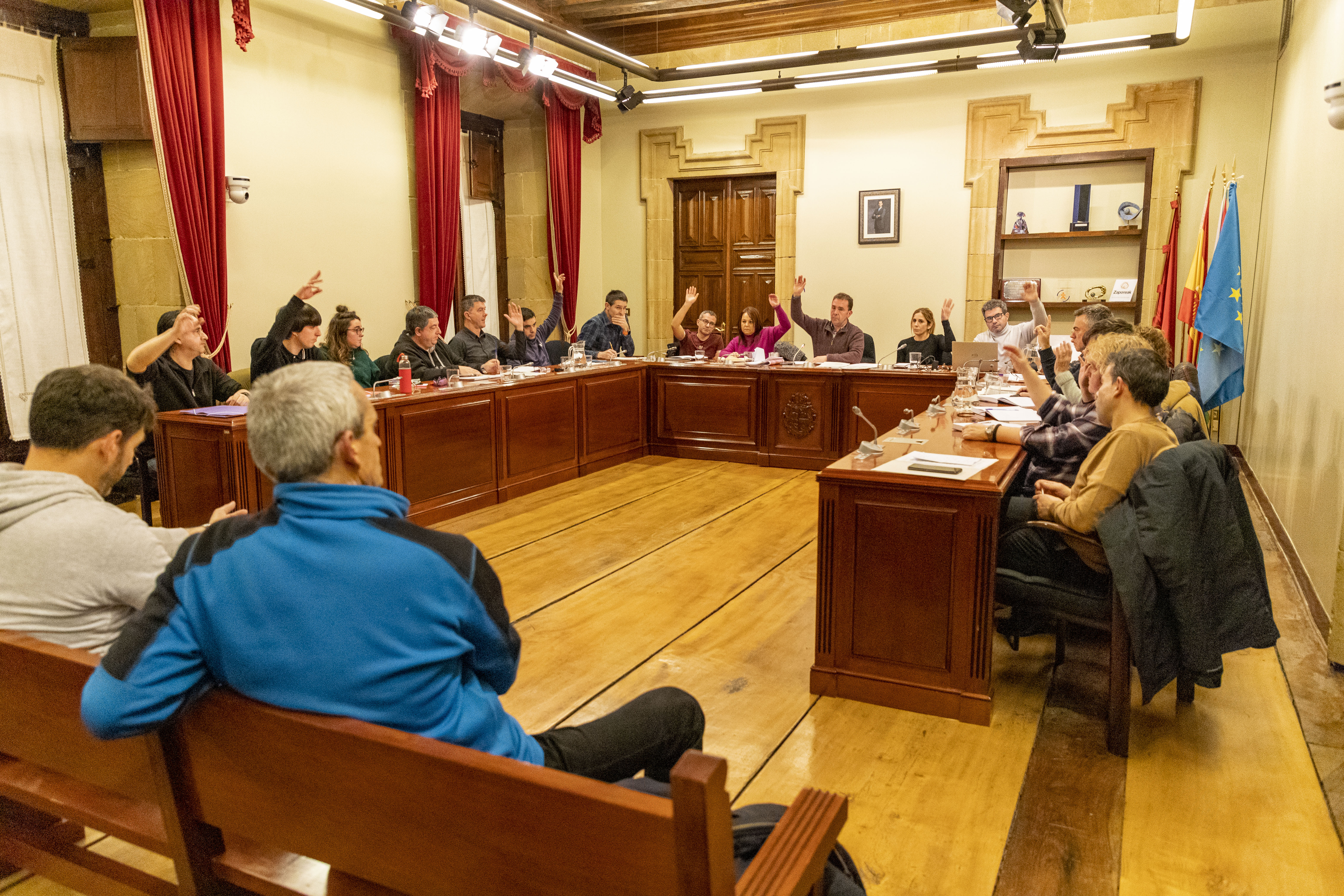 La imagen muestra una votación en la sesión anterior
