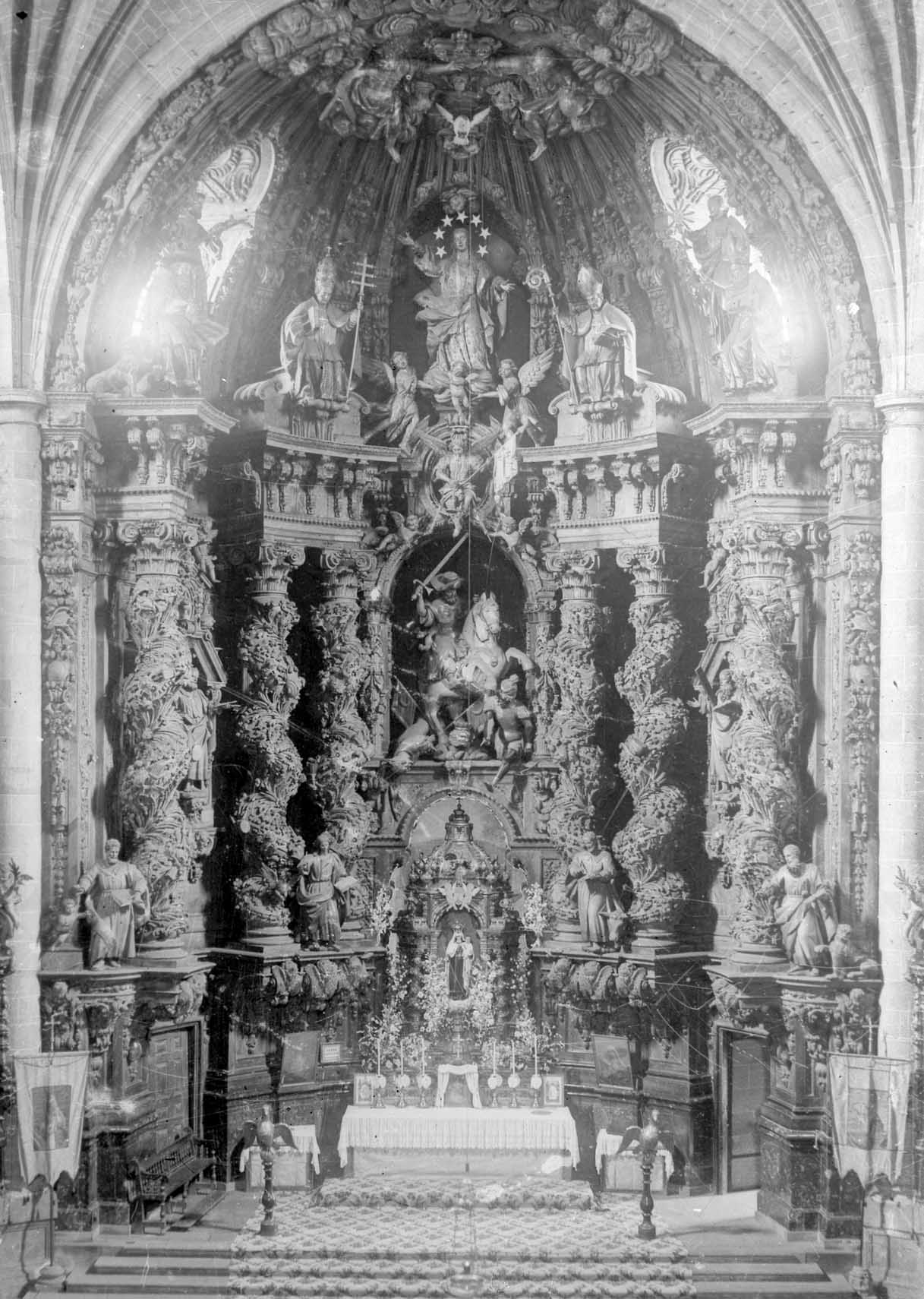 Altar mayor de la Iglesia de Santiago