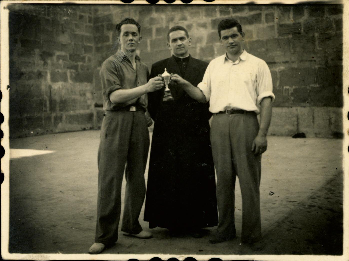 Antonio Zubizarreta, Don Teodoro, Ignacio Irreta en el frontón de Ermua