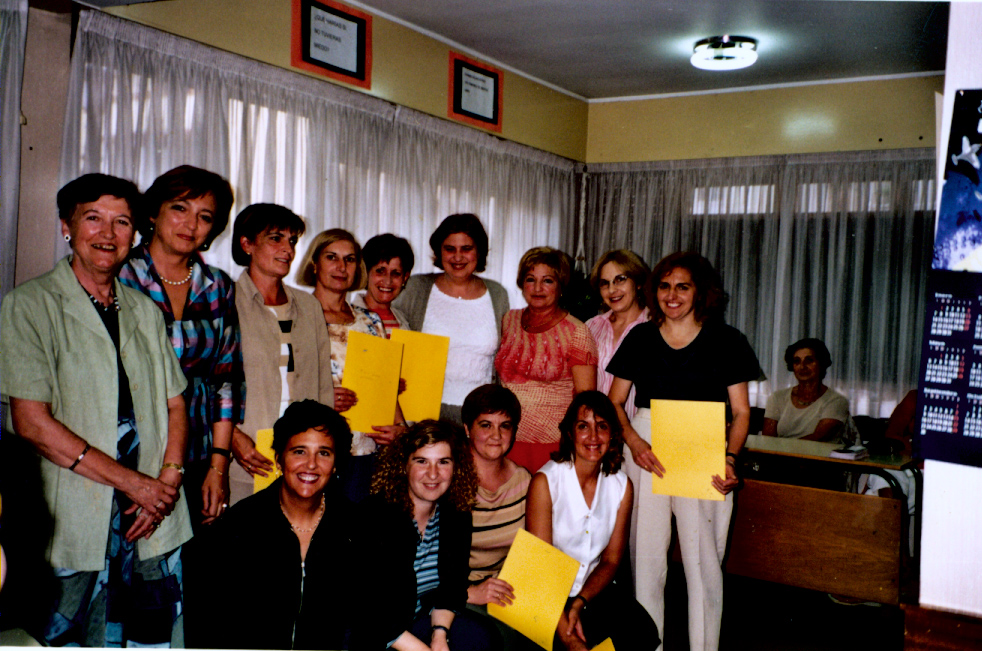 Centro de Promoción de la Mujer. Promoción de graduadas 2002 Centro de Promoción de la Mujer. Promoción de graduadas 2002