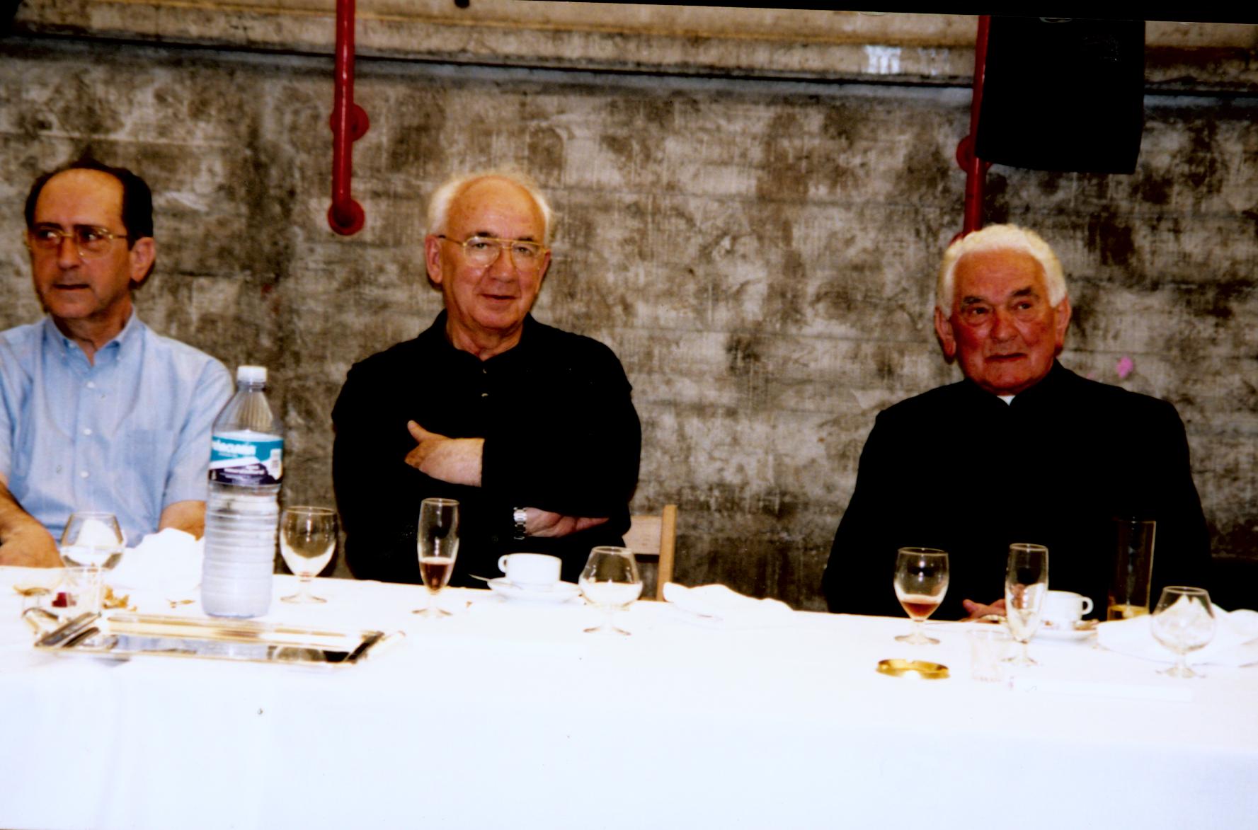 Comida Homenaje a Don Teodoro por 50 años de sacerdocio en Ermua Comida Homenaje a Don Teodoro por 50 años de sacerdocio en Ermua