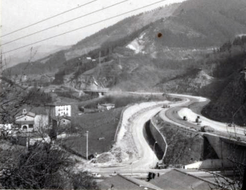 Construcción de la autopista en San Lorenzo