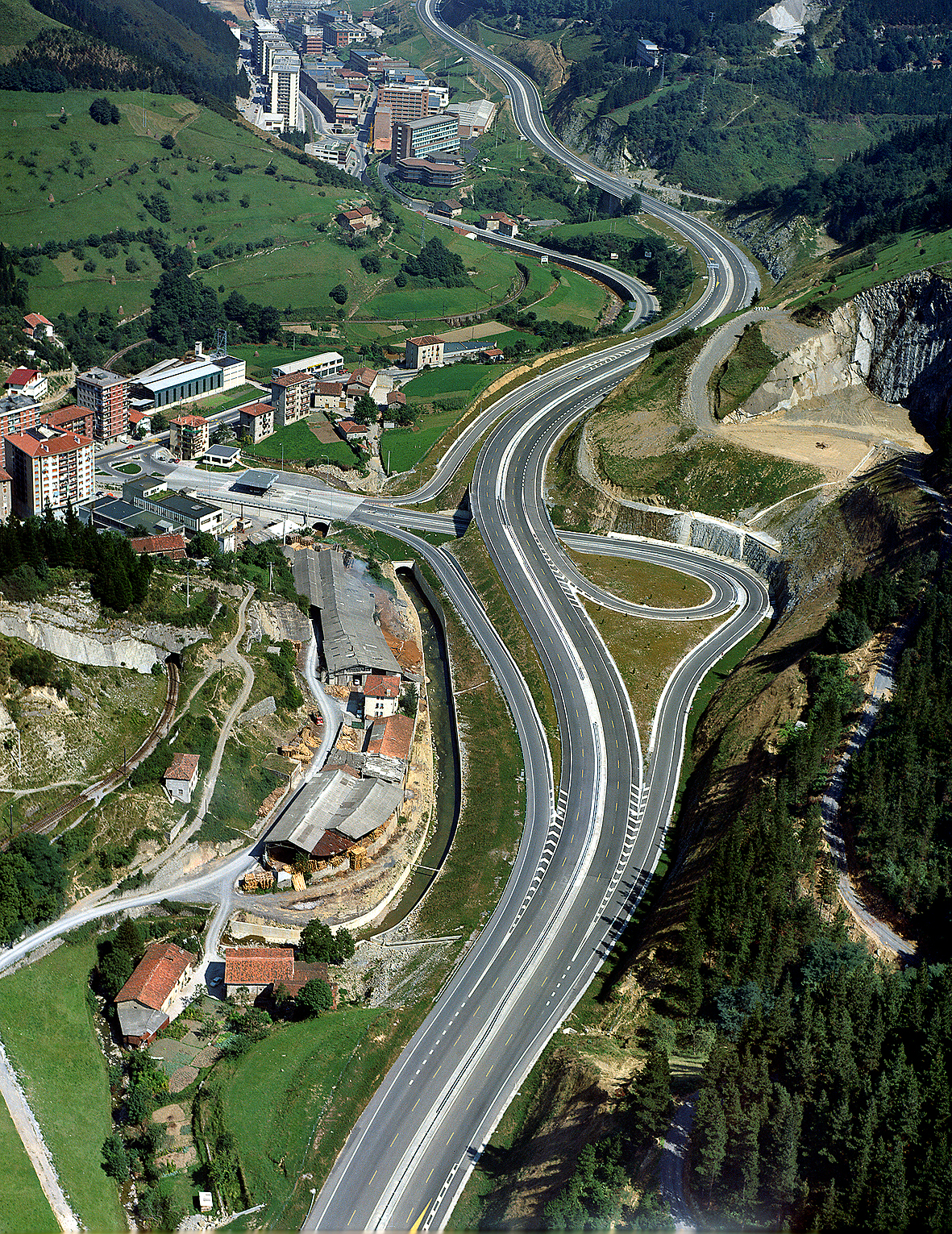Construcción de la Autopista en San Lorenzo