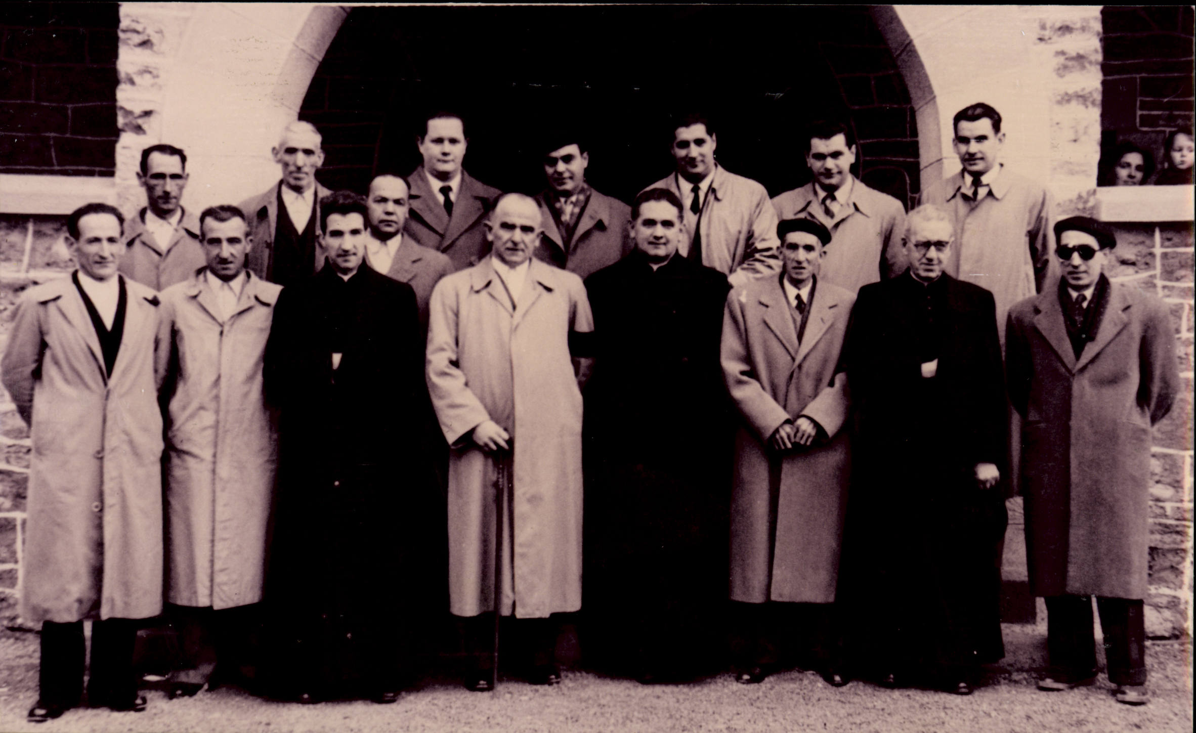 Don Teodoro en la ermita de Sallabente