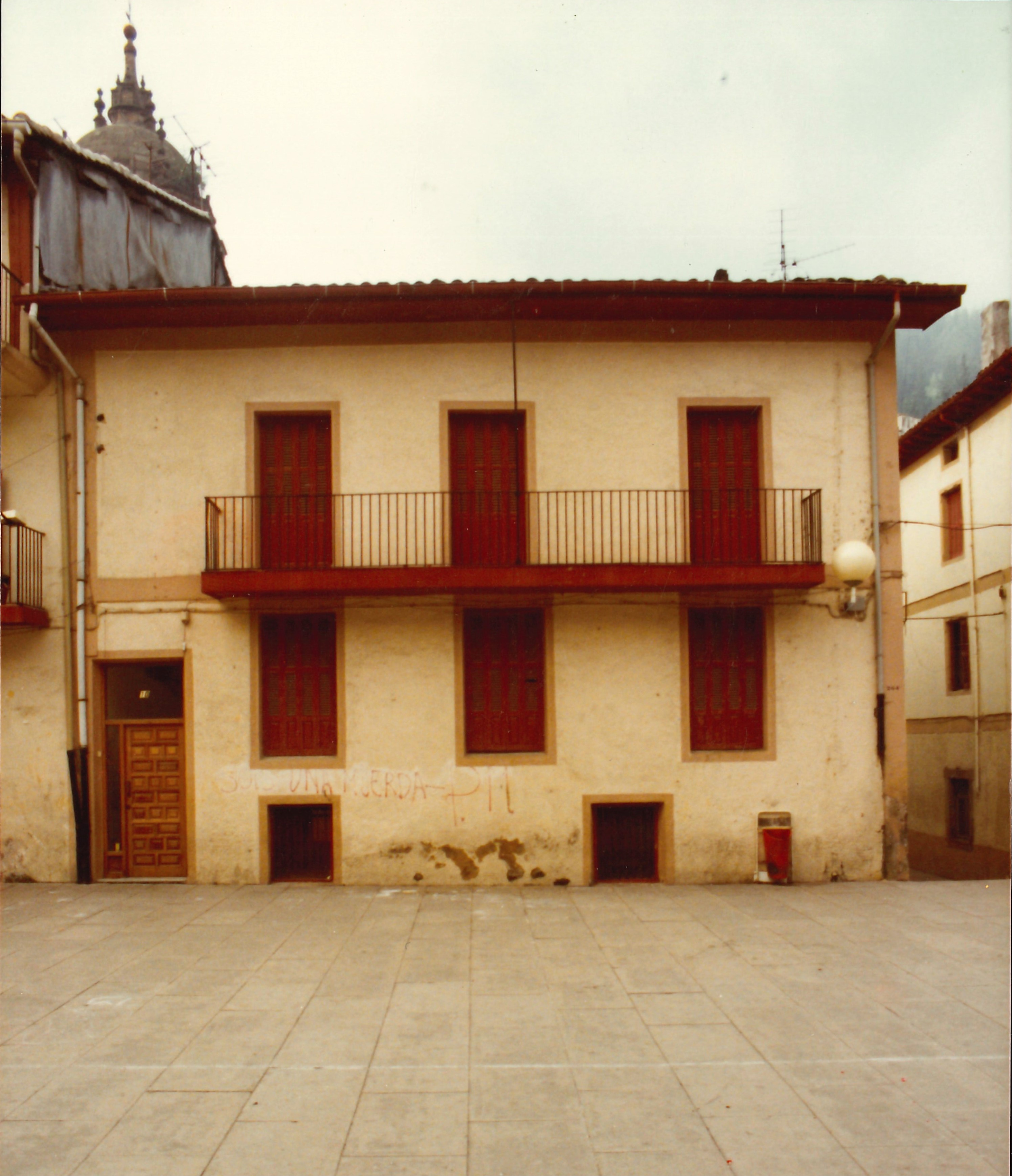 Edificio en Plaza Cardenal Orbe. Eraikina Orbe Kardinal Plazan.