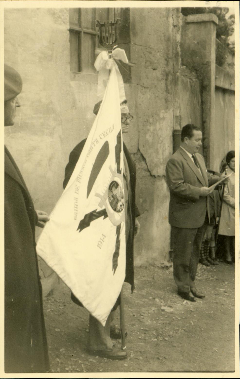 El alcalde con la banda de música El alcalde con la banda de música