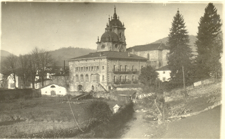 El Ego pasando por el Palacio de Valdespina El Ego pasando por el Palacio de Valdespina