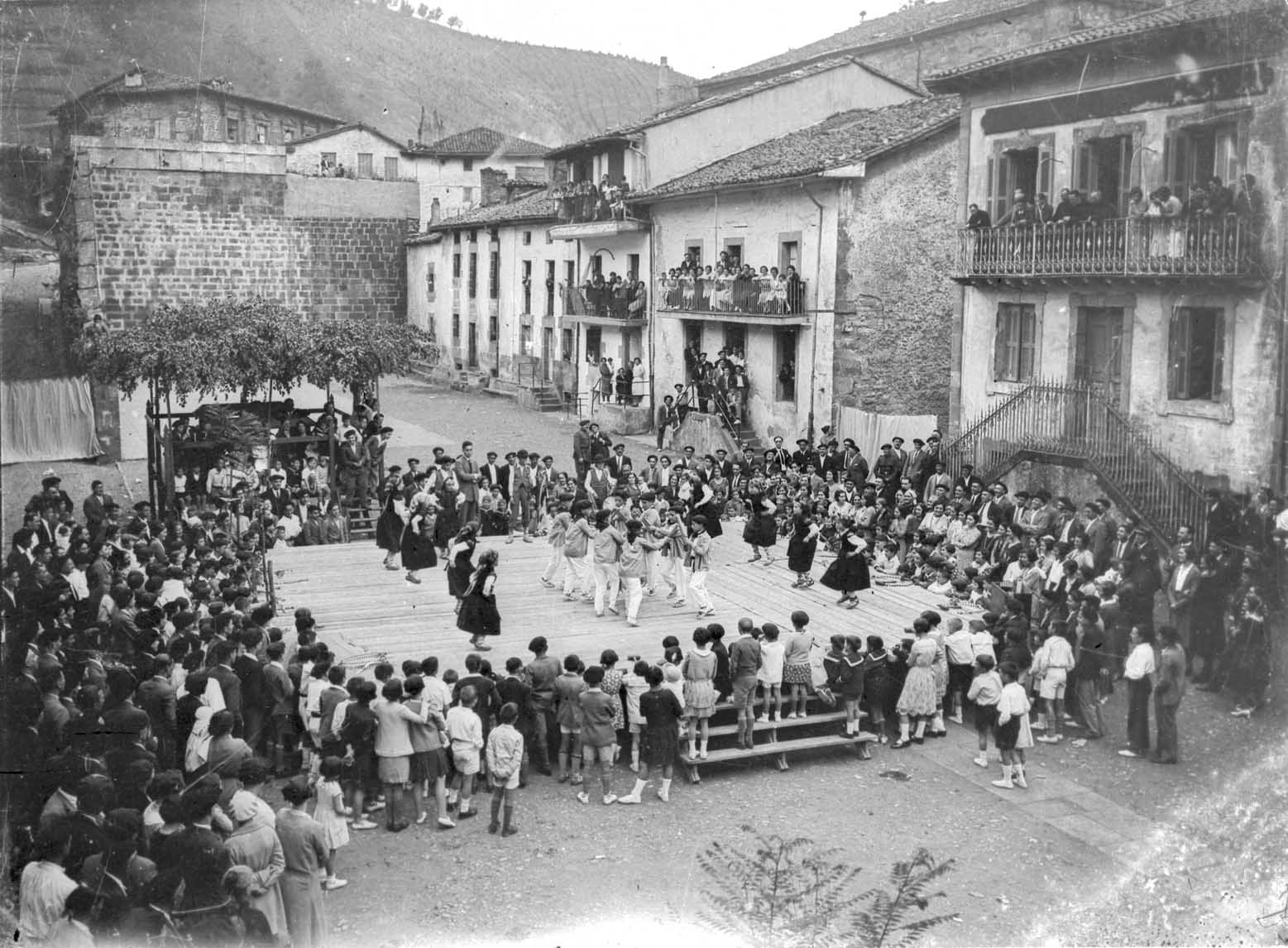 Exhibición de Dantzariz en el frontón