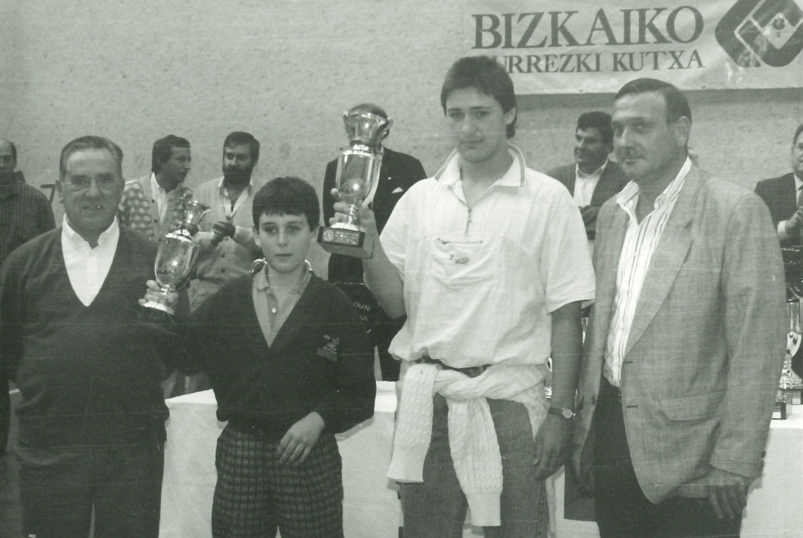 FI 33. XII torneo interpueblos de pelota a mano. XII herriarteko esku pilota txapelketa. FI 33. XII torneo interpueblos de pelota a mano. XII herriarteko esku pilota txapelketa.