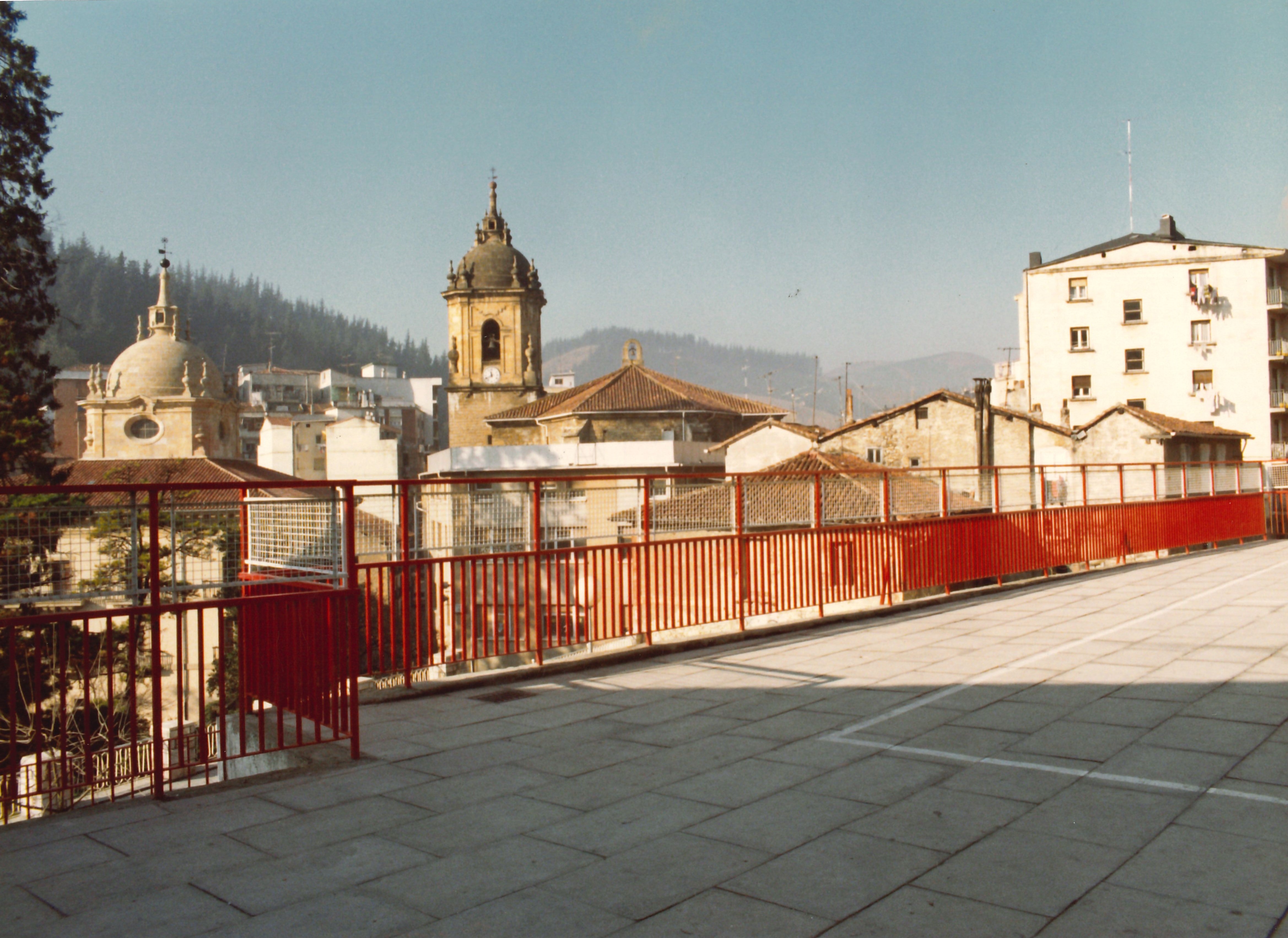 Fotografía tomada desde donde se ubicaba el colegio Teresa Murga. Teresa Murga ikastetxea zegoen lekutik hartutako argazkia