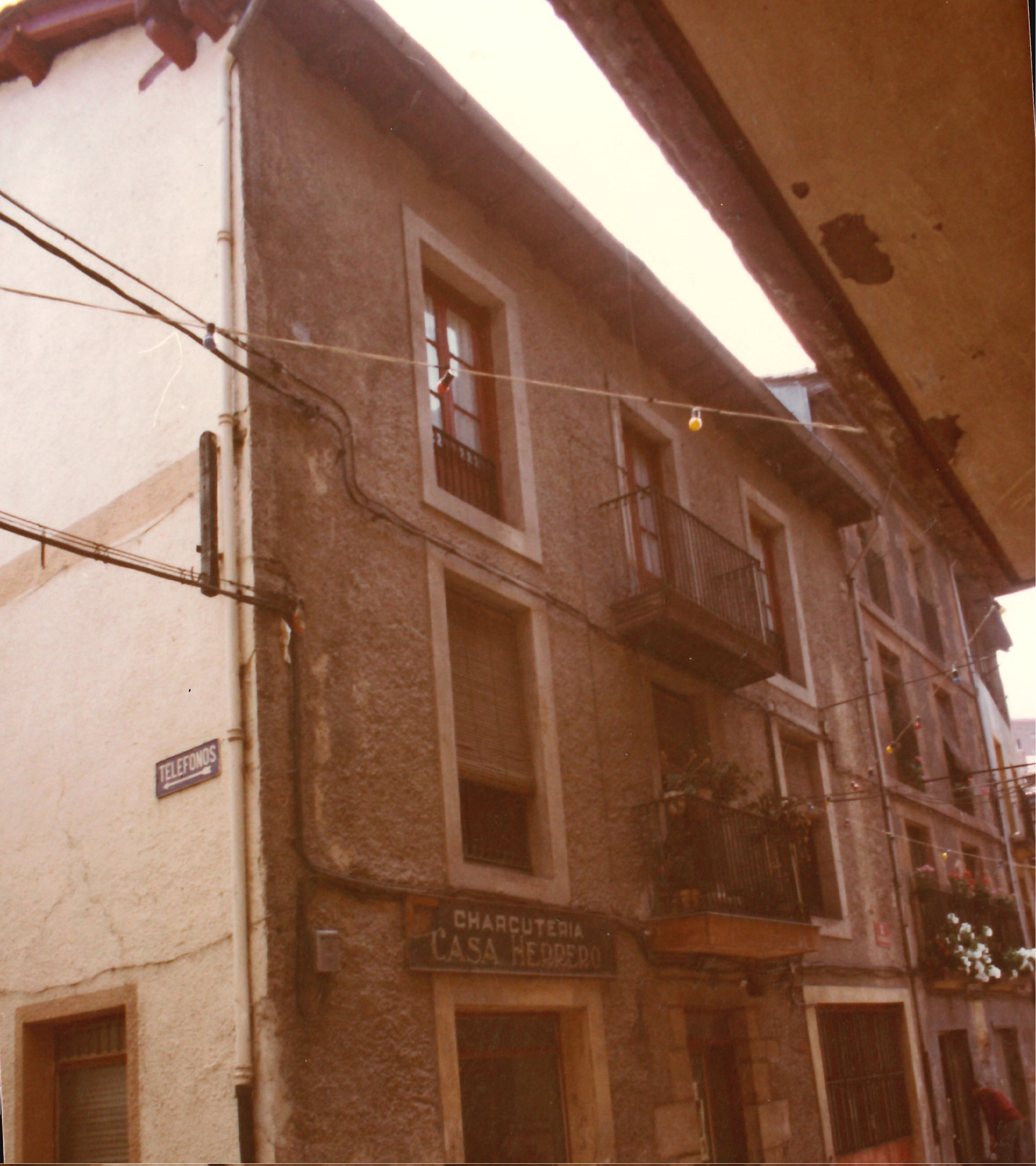 Herrero (harategia, taberna) Orbe Kardinal Plazan, 10. zk. Herrero (carnicería, taberna) en Plaza Cardenal Orbe núm. 10.