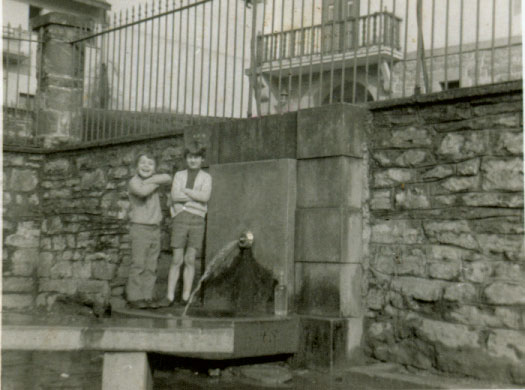 Izelaietako iturria/Funte de Izelaieta