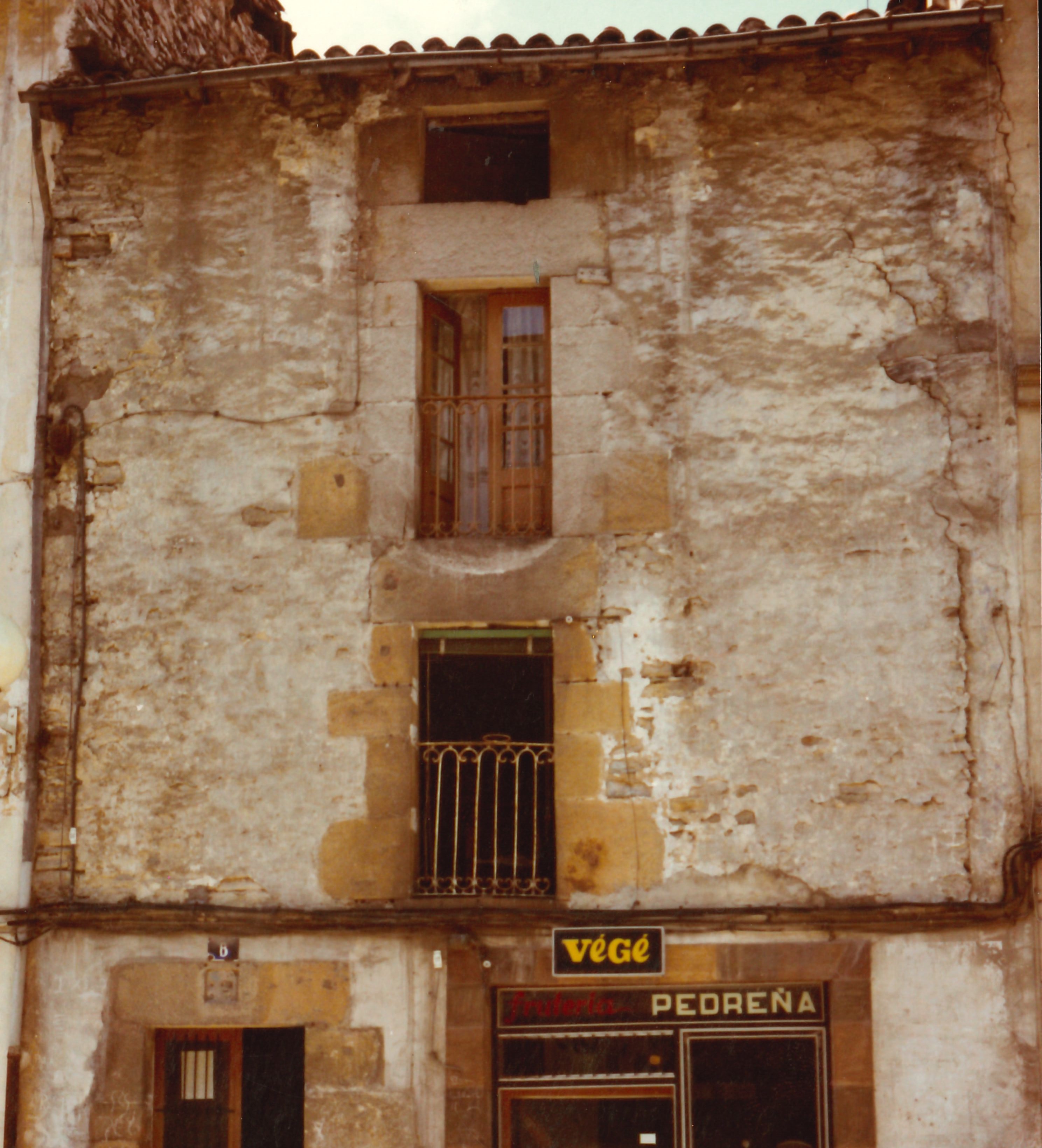 Kastotxuanekoa (casa) en calle Izelaieta núm. 6 (barrio Irulieta antigua calle General Mola en la posguerra). Kastotxuanekoa (etxea) Izelaieta kalean, 6. zk (Irulieta auzoan, gerrostean General Mola kalea).