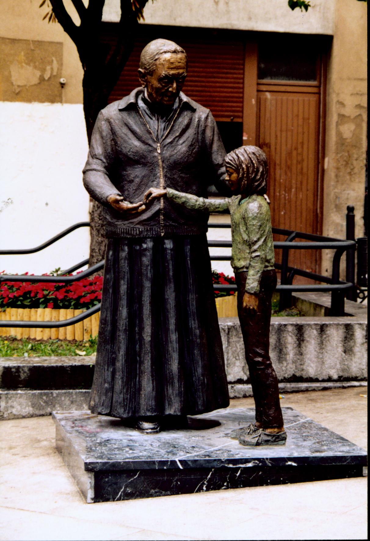 Monumento en recuerdo de Don Teodoro Monumento en recuerdo de Don Teodoro