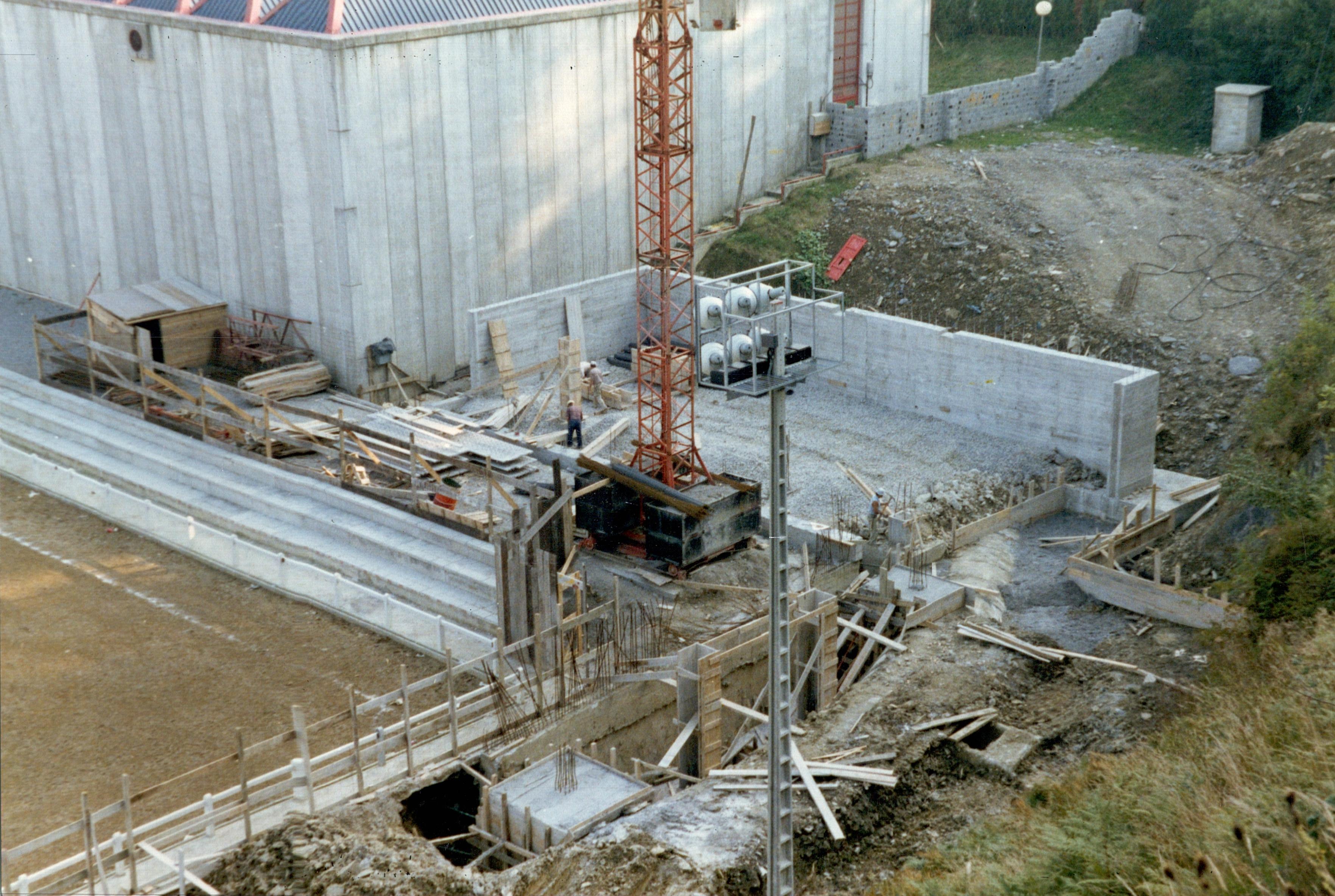 Obra en campo de fútbol. Obra futbol-zelaian