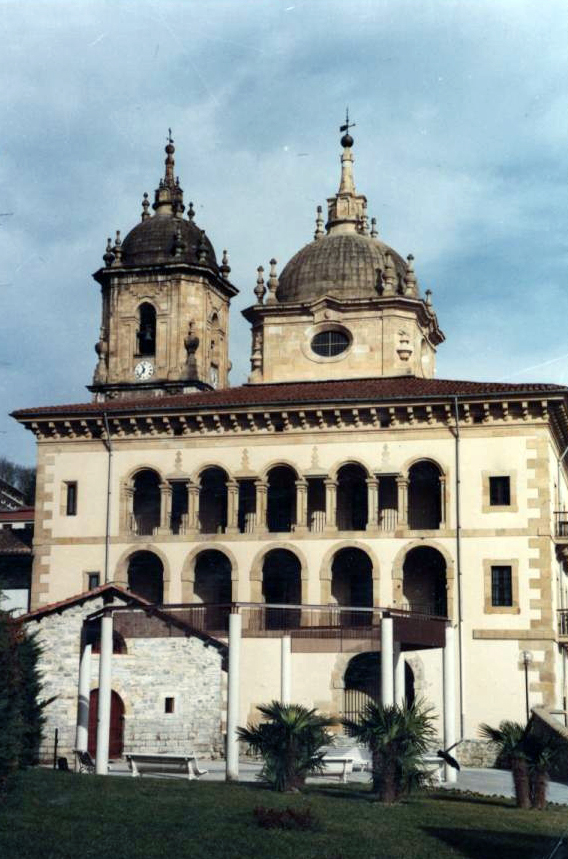 Parte trasera del palacio de Valdespina Parte trasera del palacio de Valdespina