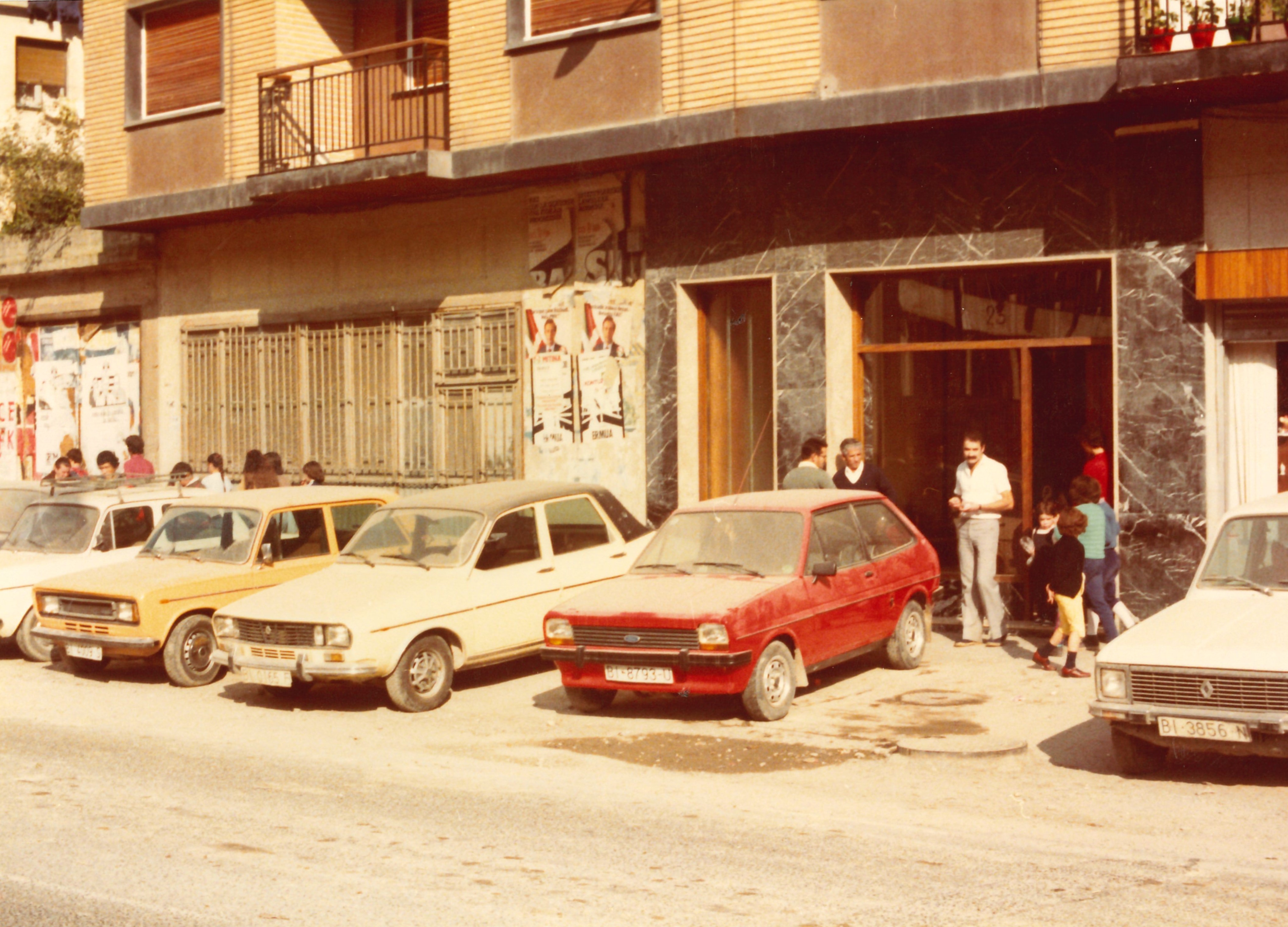 Publicidad calles Ermua. Publizitatea Ermua kaleak. Avenida Gipuzkoa, Gipuzkoa Etorbidea