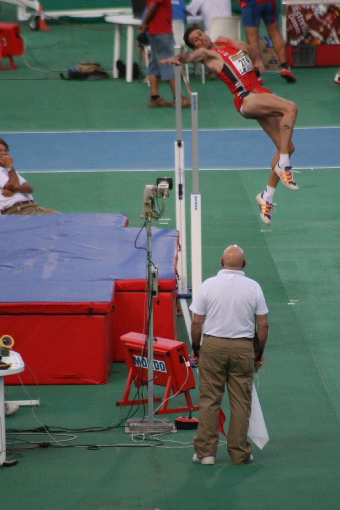 Saltando altura en el Campeonato de España en Barcelona Saltando altura en el Campeonato de España en Barcelona