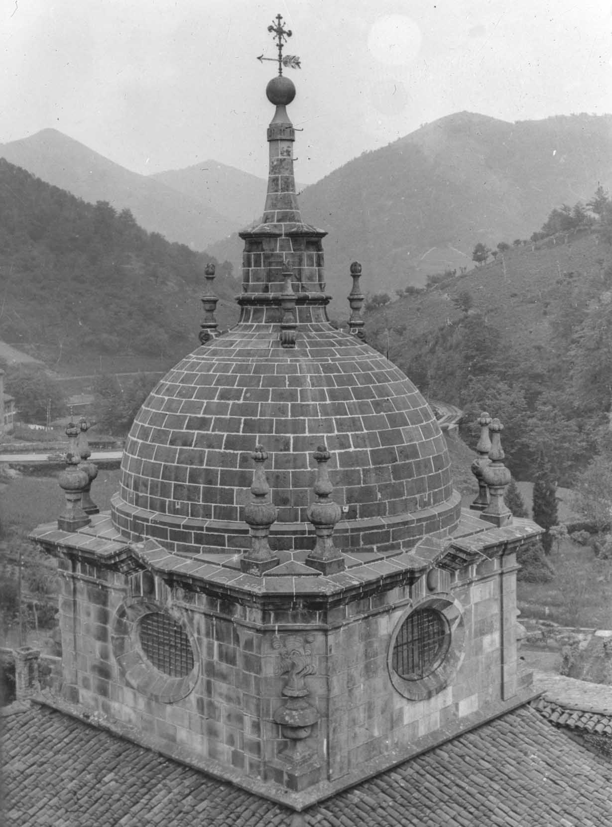 Torre de Valdespina, sacado desde la torre de la Iglesia