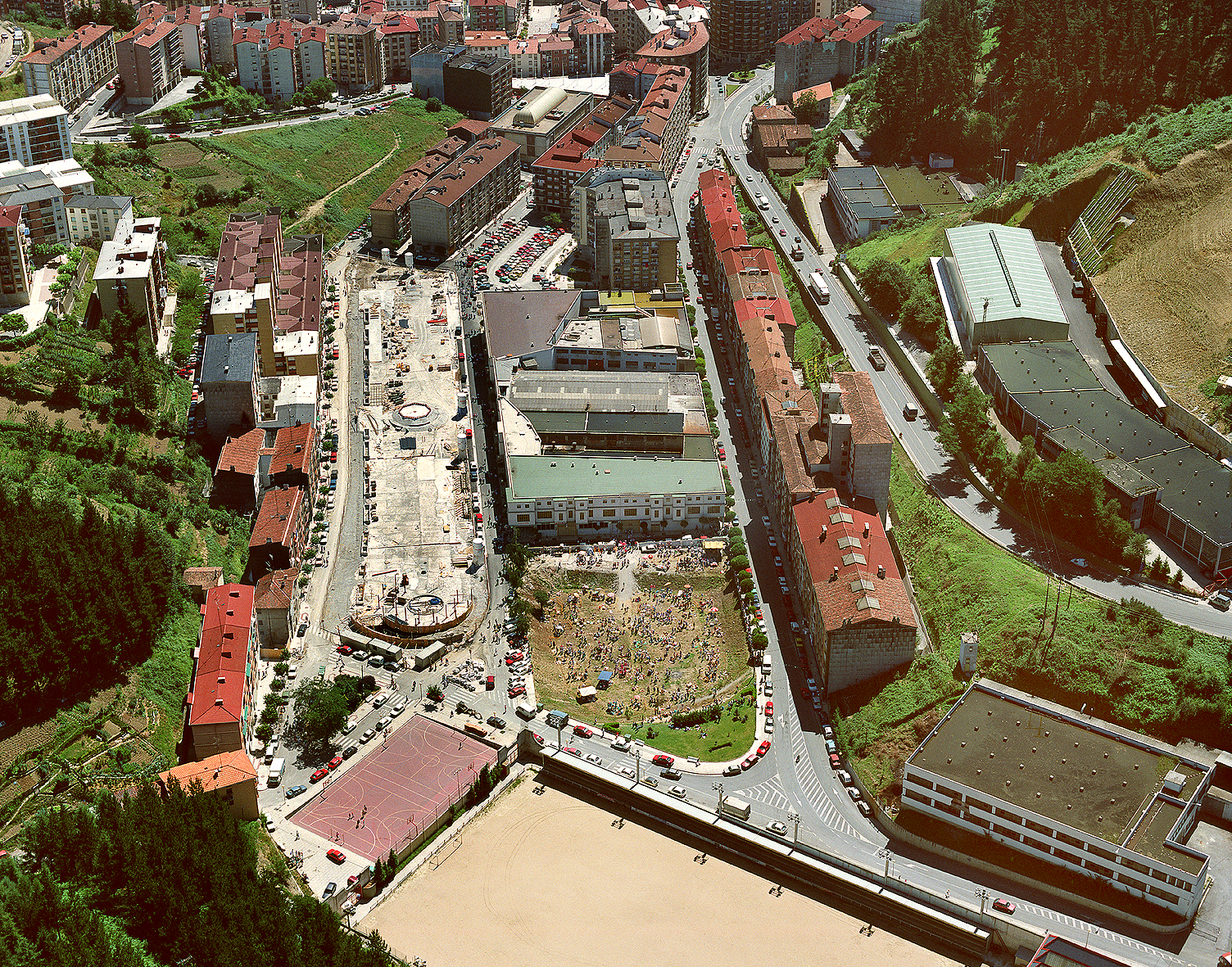 Vista de San Pelayo en obras, Zeharkalea y la bajada de Areitio