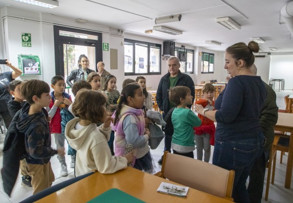 Niños/as del Consejo de la Infancia en el Hogar del Jubilado/a