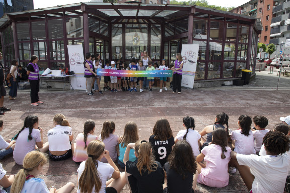 Umeen Kontseiluak antolatutako kanpaldia - Acampada infantil organizada por el Consejo de la Infancia