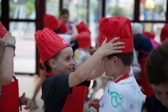 Umeen Kontseiluak antolatutako kanpaldia - Acampada infantil organizada por el Consejo de la Infancia