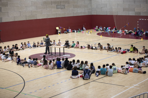 Umeen Kontseiluak antolatutako kanpaldia - Acampada infantil organizada por el Consejo de la Infancia