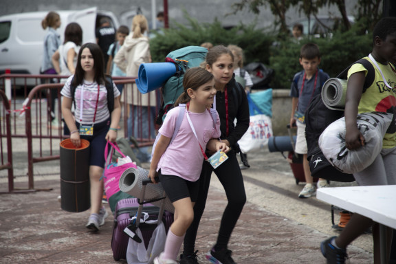 Umeen Kontseiluak antolatutako kanpaldia - Acampada infantil organizada por el Consejo de la Infancia
