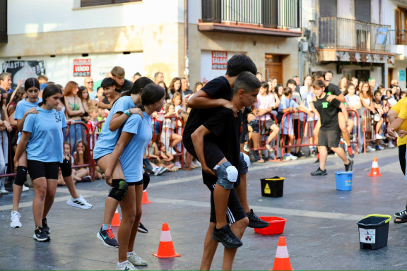 2025eko Santixauetako txarangen arteko jolasak Orbe Kardinala plazan | Juegos de txarangas de Santiagos 2025 en la plaza Cardenal Orbe