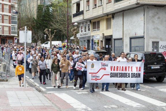 Pasando por el alto de la calle Zubiaurre