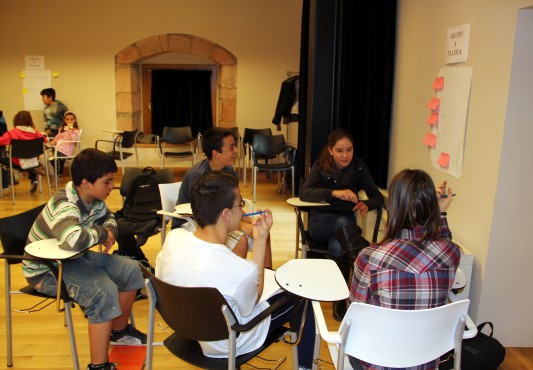 05. Foro de debate sobre el consumo reflesivo y sostenible. Escolares de Ermua en Lobiano, trabajando la Agenda21.