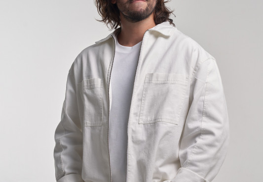 Fotografía del músico Andrés Suárez