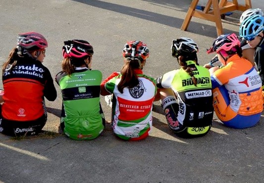 La imagen muestra deportistas en una anterior prueba