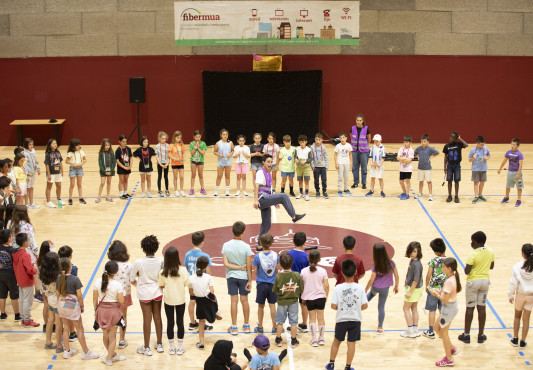 Umeen Kontseiluak antolatutako kanpaldia - Acampada infantil organizada por el Consejo de la Infancia