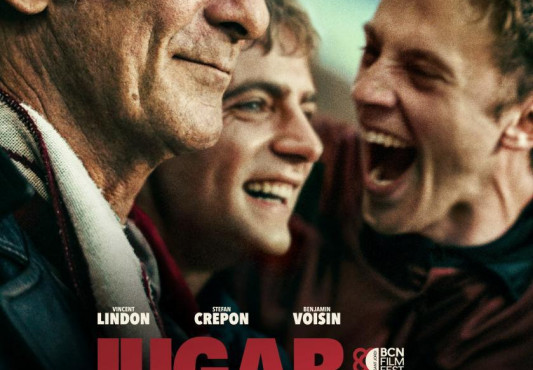 Jugar con fuego filmaren kartela