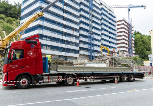 Camión que trajo el material