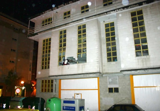 Deflagración en un garaje de la Calle Diputación de Ermua