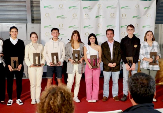 El colegio y el alumnado de San Pelayo reconocidos por divulgar la memoria y los DDHH