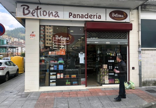 Fachada de la panadería Betiona