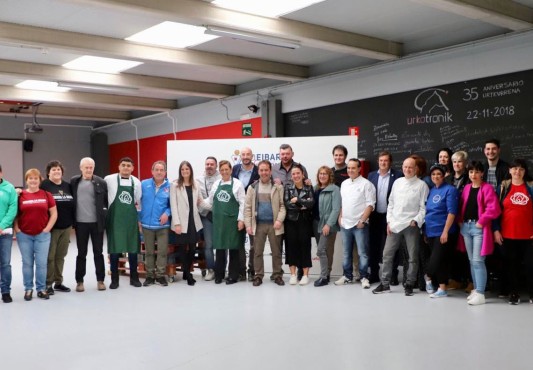 Foto colectiva de colaboradores en Urkotronik