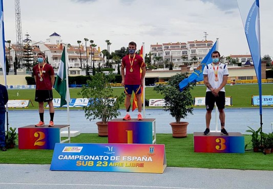 Foto de Iñigo en el podio