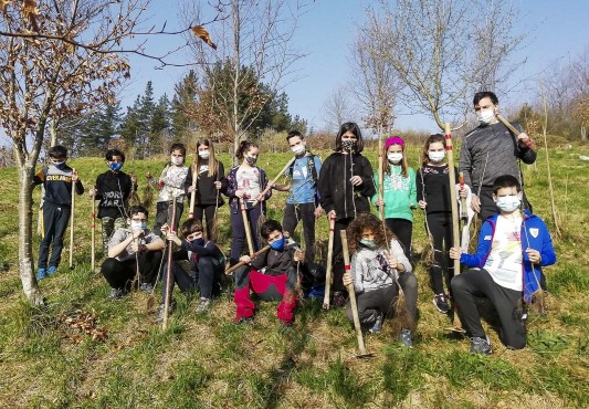 Ikasle eta irakasleak lana bukatu ondoren