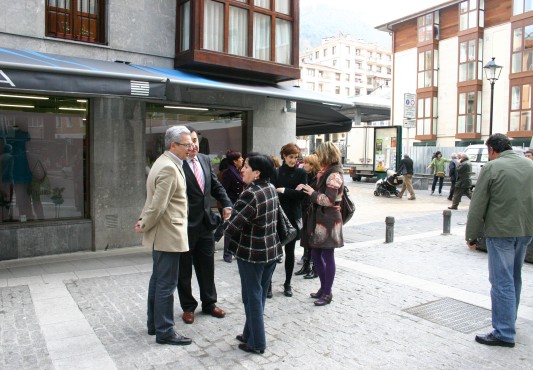 Inauguración de las calles Goienkale, Probaleku y Karabixa, transformadas merced al Plan de Revitalización Comercial