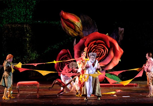 Intérpretes en una escena de 'El barbero de Sevilla'