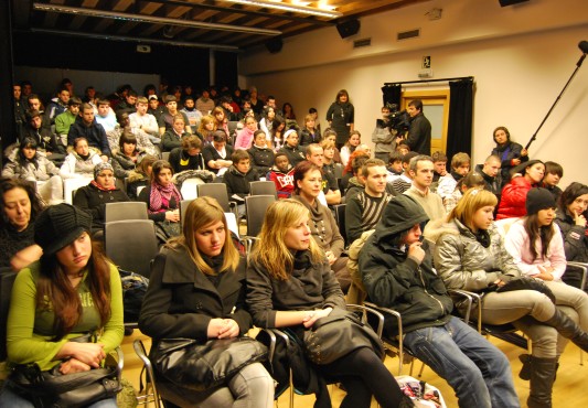 José Manuel Montilla, "El Langui" en Ermua con el alumnado del CIP