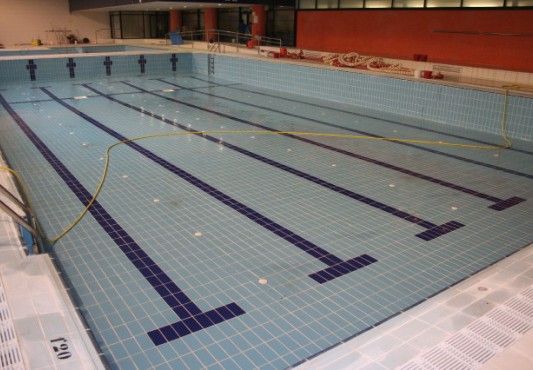 Llenado de la piscina cubierta
